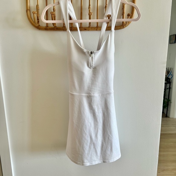 ALO Yoga Alosoft courtside tennis dress with half zip - Picture 3 of 8